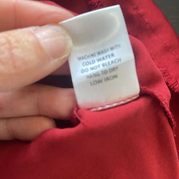 NWT Olivaceous V Neck Sleeveless Blouse Size L Dark Red Business Casual Raw Hem - Picture 8 of 11